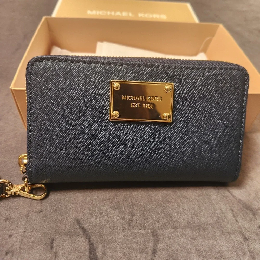 Michael Kors Jet Set Travel Navy Zip Around Wristlet Wallet Phone Case NIB